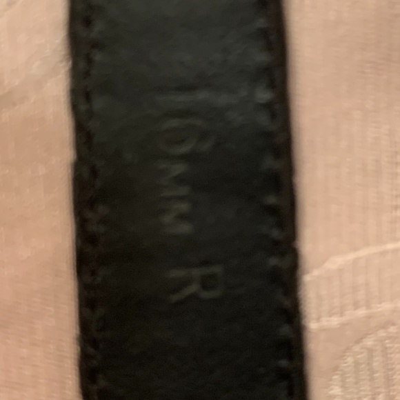 SALE! Vintage GUCCI - 3100J Swiss Quartz Watch. Black & 18K Goldplate - Picture 9 of 10